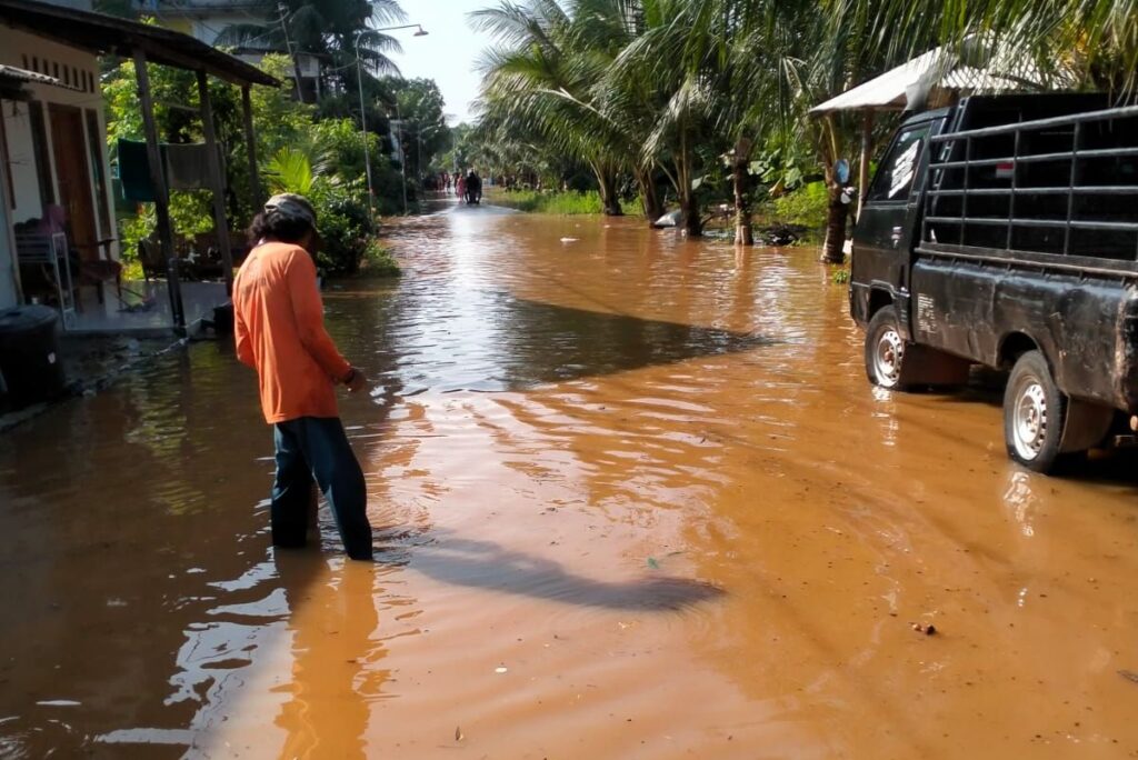 Waduk Wotan Panceng Jebol 40 Meter Sebabkan Dua Kecamatan Terendam